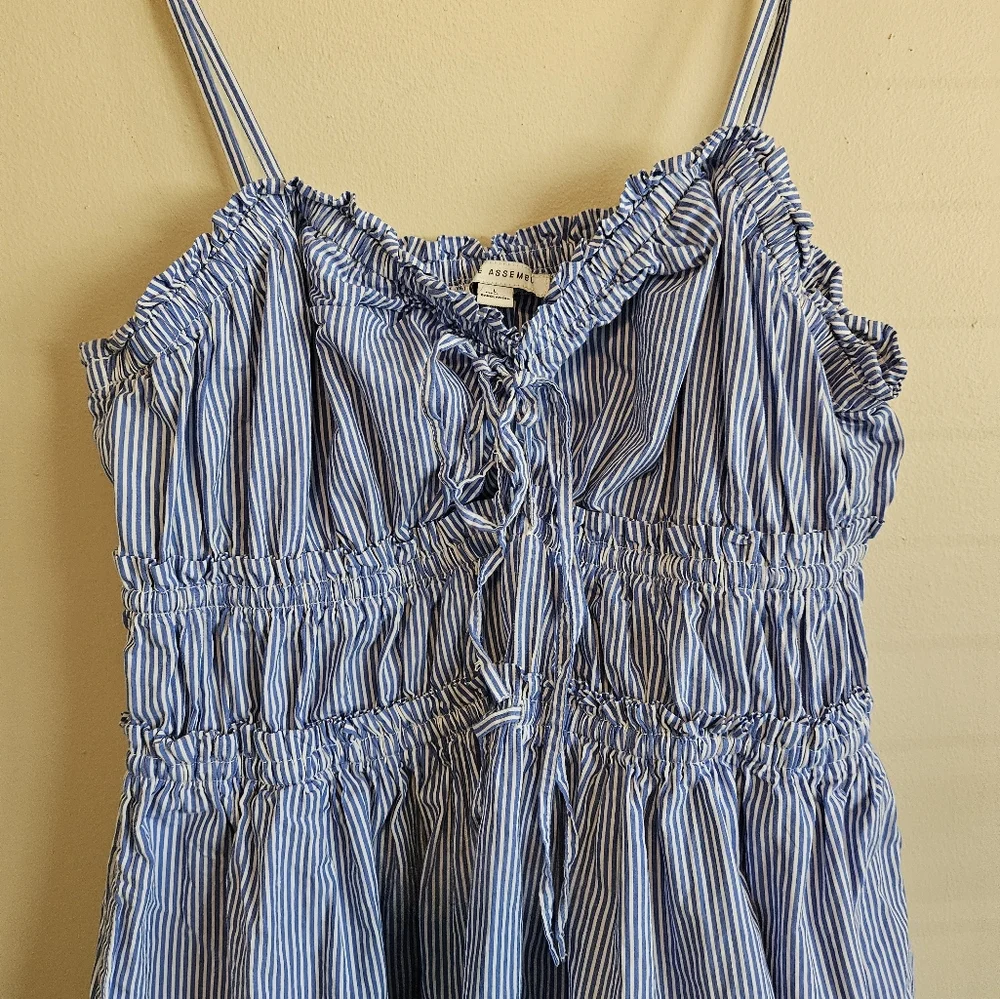 Free Asembley Blue and White Stripped Dress 100% Rayon Size Large. - Picture 3 of 16